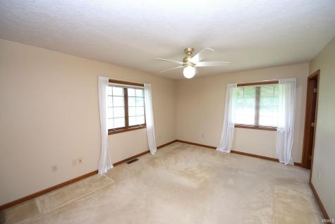 8949 Kirkridge Bluff Lafayette IN 47905