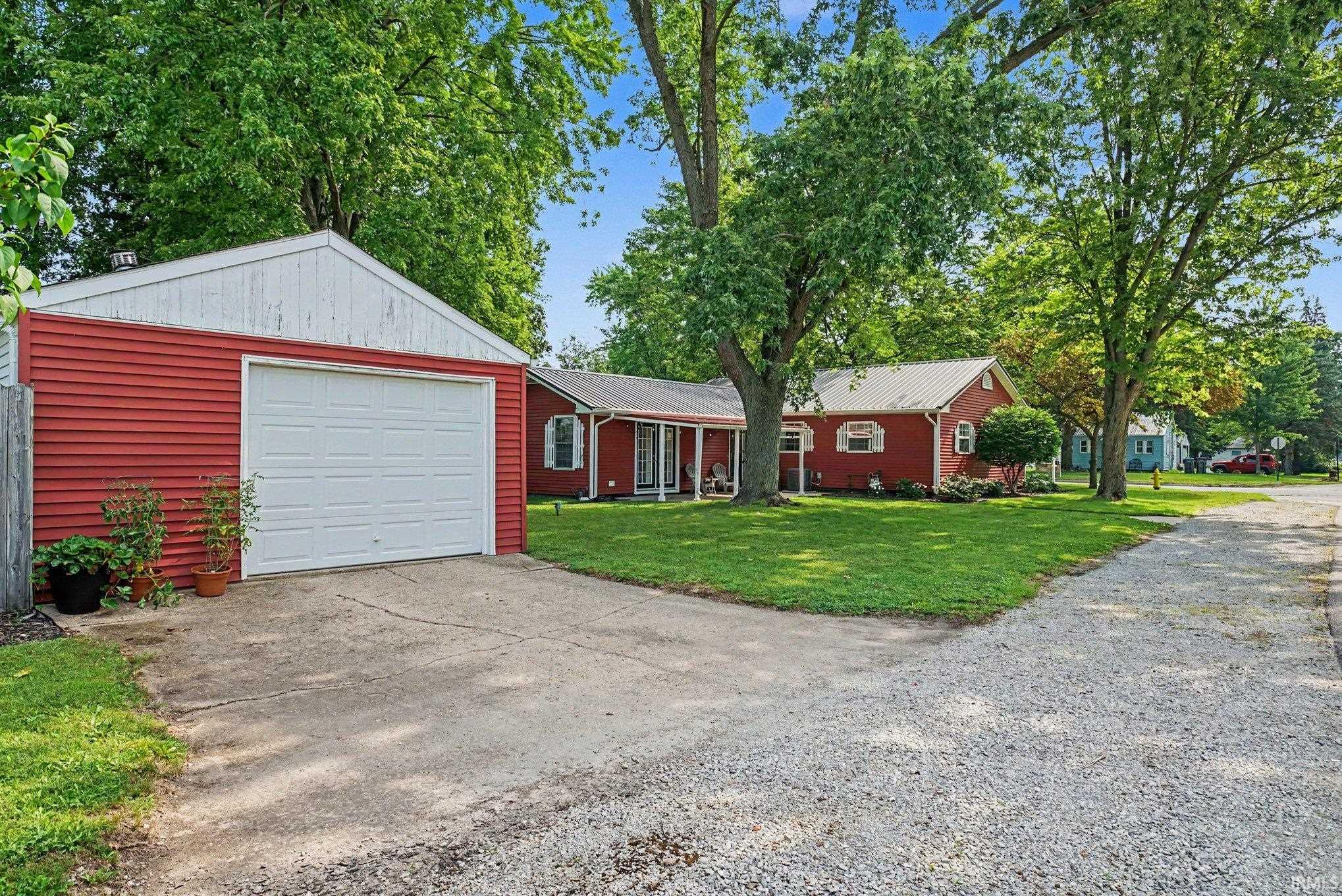 1417 S 11th Street Goshen IN 46526