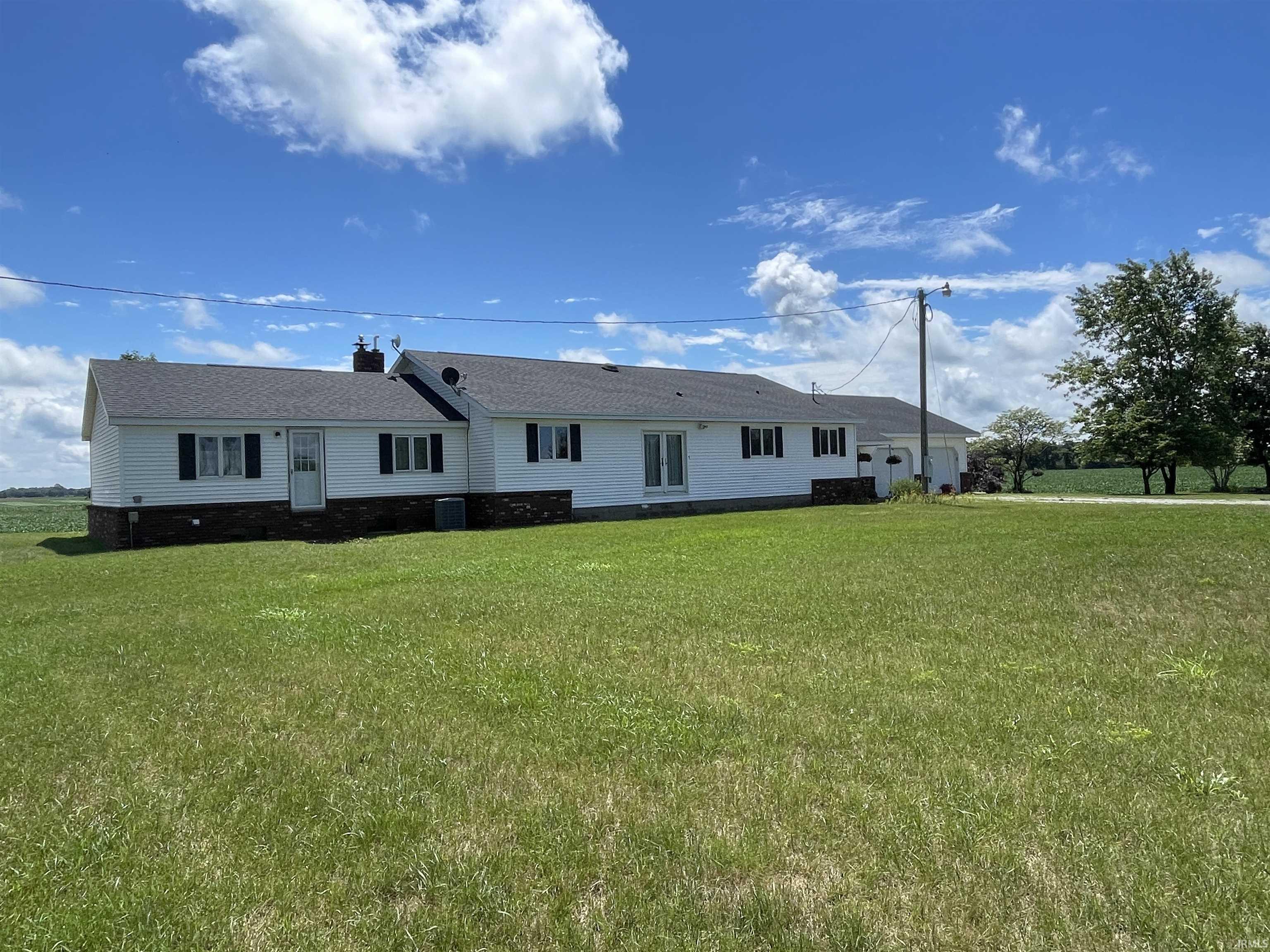 9663 W 100 S Francesville IN 47946