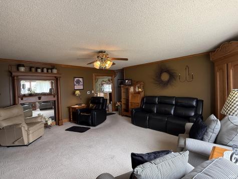 9663 W 100 S Francesville IN 47946