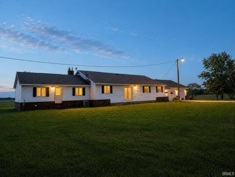 9663 W 100 S Francesville IN 47946