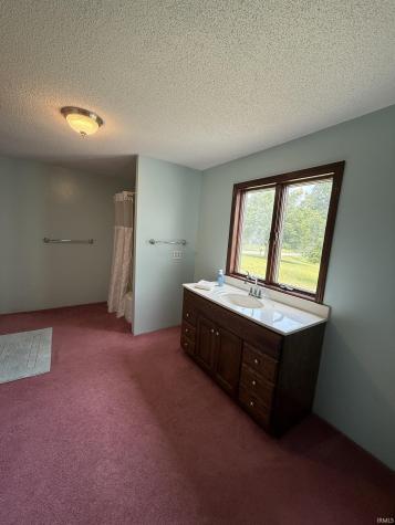 9663 W 100 S Francesville IN 47946