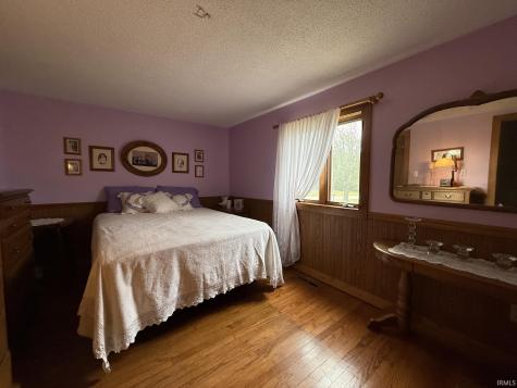 9663 W 100 S Francesville IN 47946