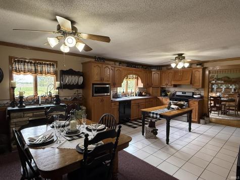 9663 W 100 S Francesville IN 47946