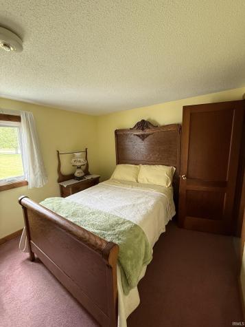 9663 W 100 S Francesville IN 47946