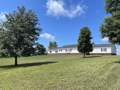 9663 W 100 S Francesville IN 47946