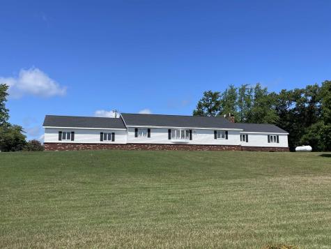 9663 W 100 S Francesville IN 47946