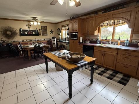 9663 W 100 S Francesville IN 47946