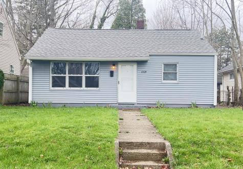 1329 Fremont Street South Bend IN 46628
