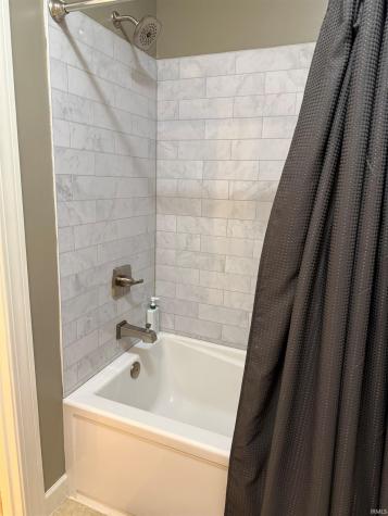 1109 S Deer Run Ellettsville IN 47429