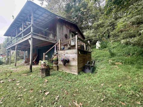 16093 Mcbride Bluff Road Shoals IN 47581