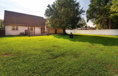 641 Woodbriar Court Evansville IN 47715
