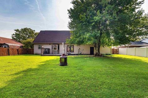 641 Woodbriar Court Evansville IN 47715