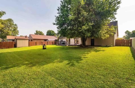 641 Woodbriar Court Evansville IN 47715