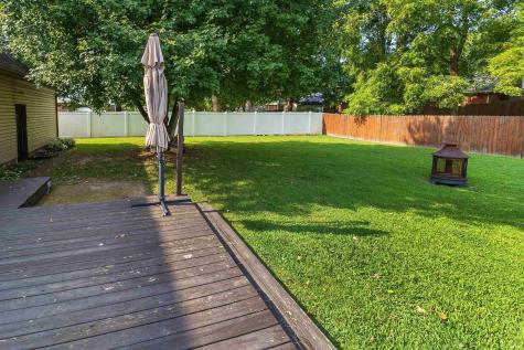 641 Woodbriar Court Evansville IN 47715