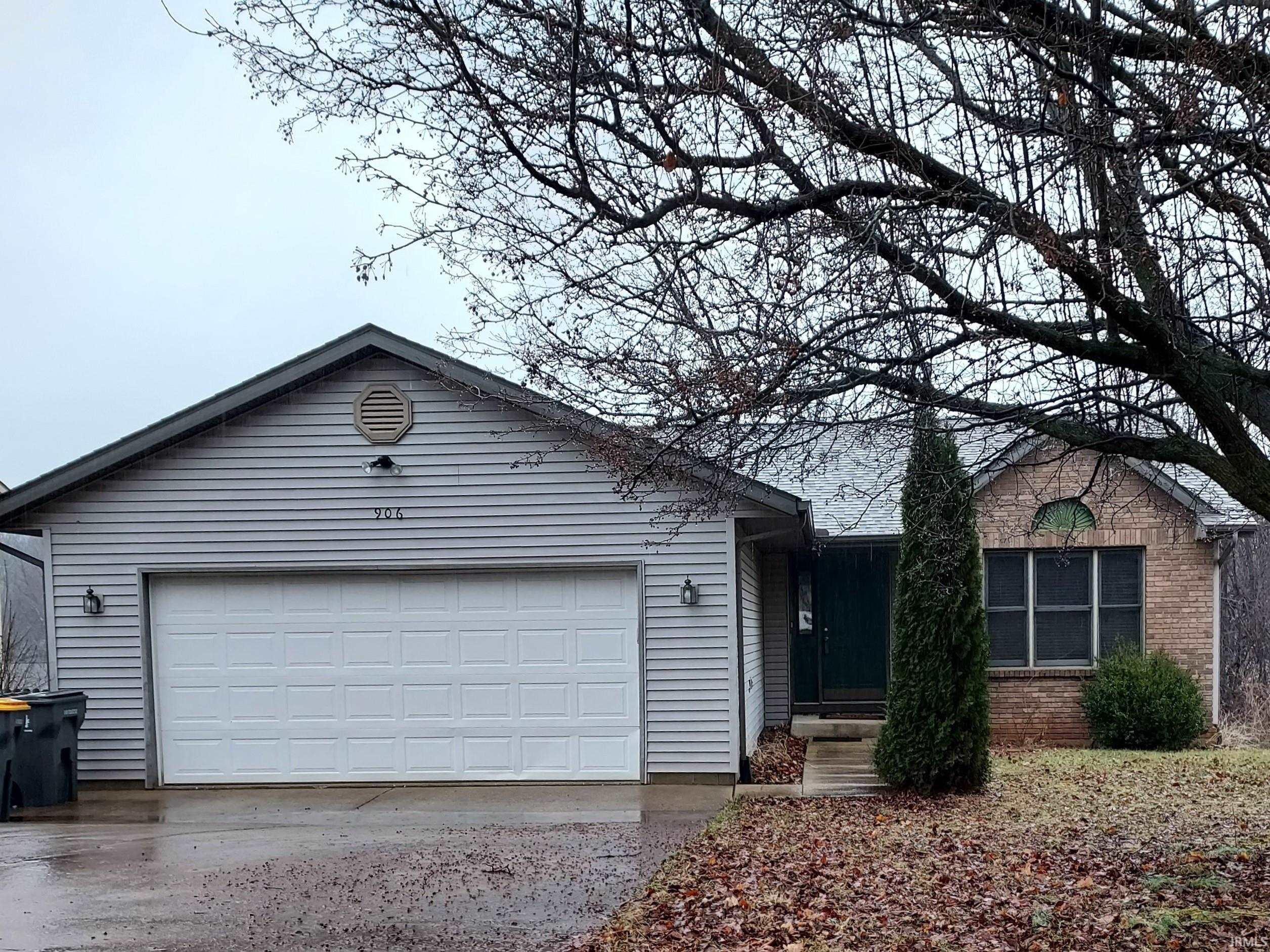 906 W Countryside Lane Bloomington IN 47403