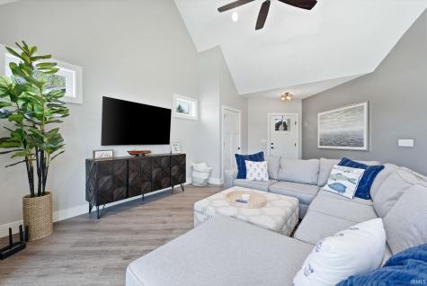 8096 E Quiet Harbor Drive Syracuse IN 46567