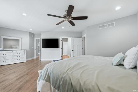 8096 E Quiet Harbor Drive Syracuse IN 46567