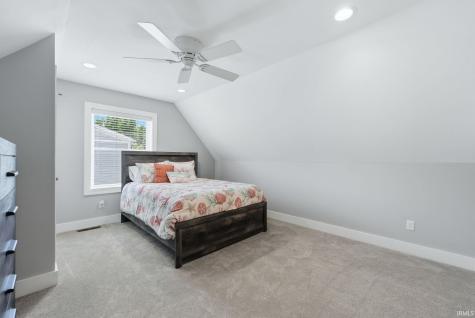 8096 E Quiet Harbor Drive Syracuse IN 46567