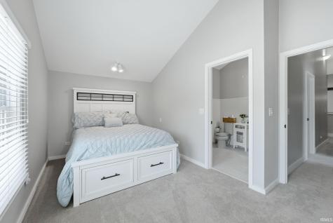 8096 E Quiet Harbor Drive Syracuse IN 46567