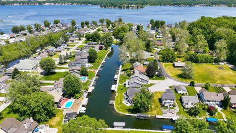 8096 E Quiet Harbor Drive Syracuse IN 46567