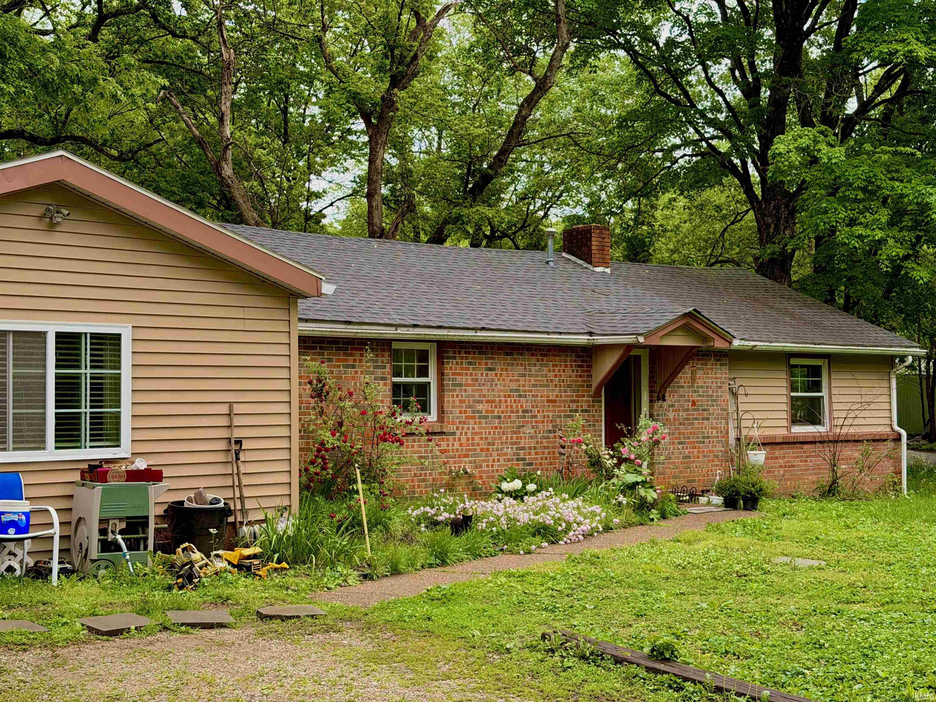 2220 Noldau Avenue Evansville IN 47712