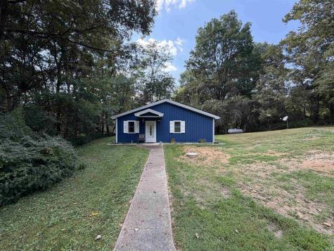 63 E Owens Farm Road Bloomfield IN 47424