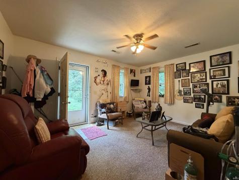 63 E Owens Farm Road Bloomfield IN 47424