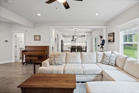 1073 Chesapeake Pointe Drive Lafayette IN 47909