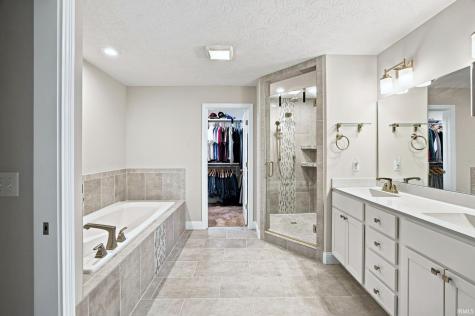 1073 Chesapeake Pointe Drive Lafayette IN 47909
