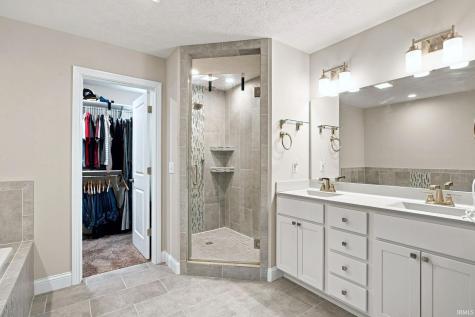 1073 Chesapeake Pointe Drive Lafayette IN 47909