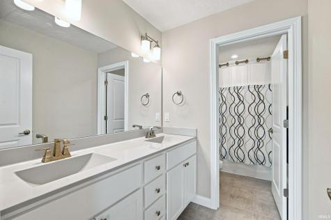 1073 Chesapeake Pointe Drive Lafayette IN 47909