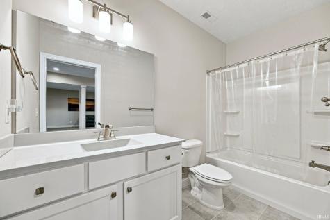 1073 Chesapeake Pointe Drive Lafayette IN 47909