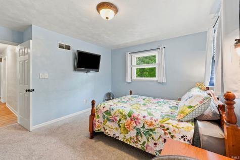 9504 Manor Woods Road Fort Wayne IN 46804