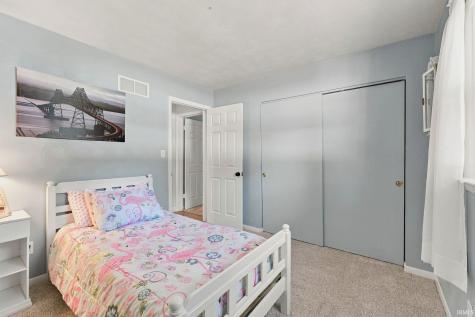 9504 Manor Woods Road Fort Wayne IN 46804