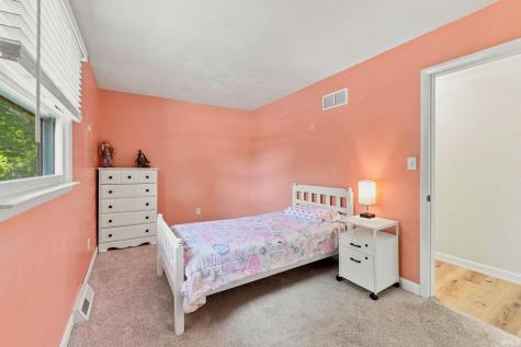 9504 Manor Woods Road Fort Wayne IN 46804