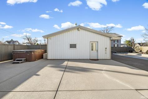 400 S Prairie Street Brookston IN 47923