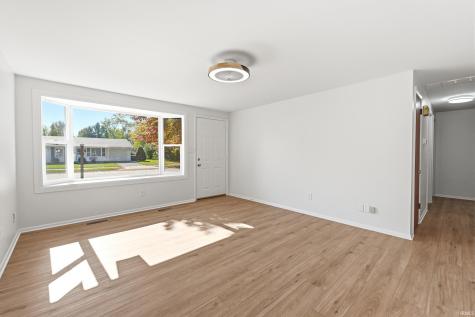 8239 Oklahoma Trail Fort Wayne IN 46815