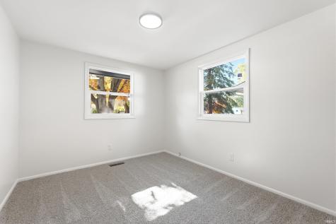 8239 Oklahoma Trail Fort Wayne IN 46815