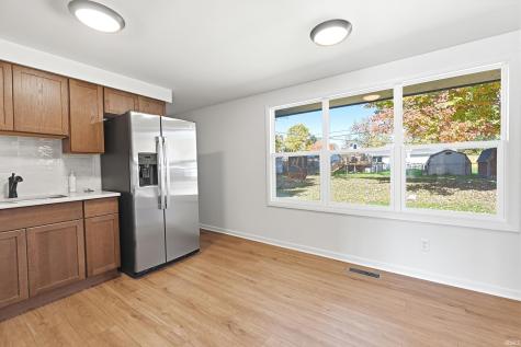 8239 Oklahoma Trail Fort Wayne IN 46815