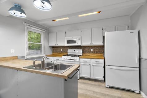 1114 Maxwell Avenue Monticello IN 47960