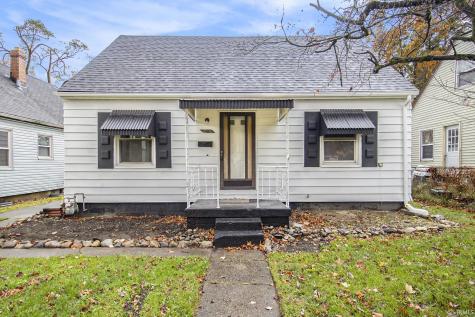 2206 Elwood Avenue South Bend IN 46628