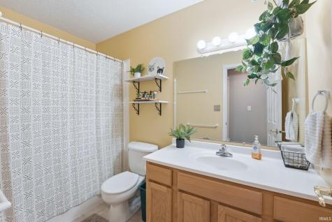 2902 Briardale Drive Fort Wayne IN 46825