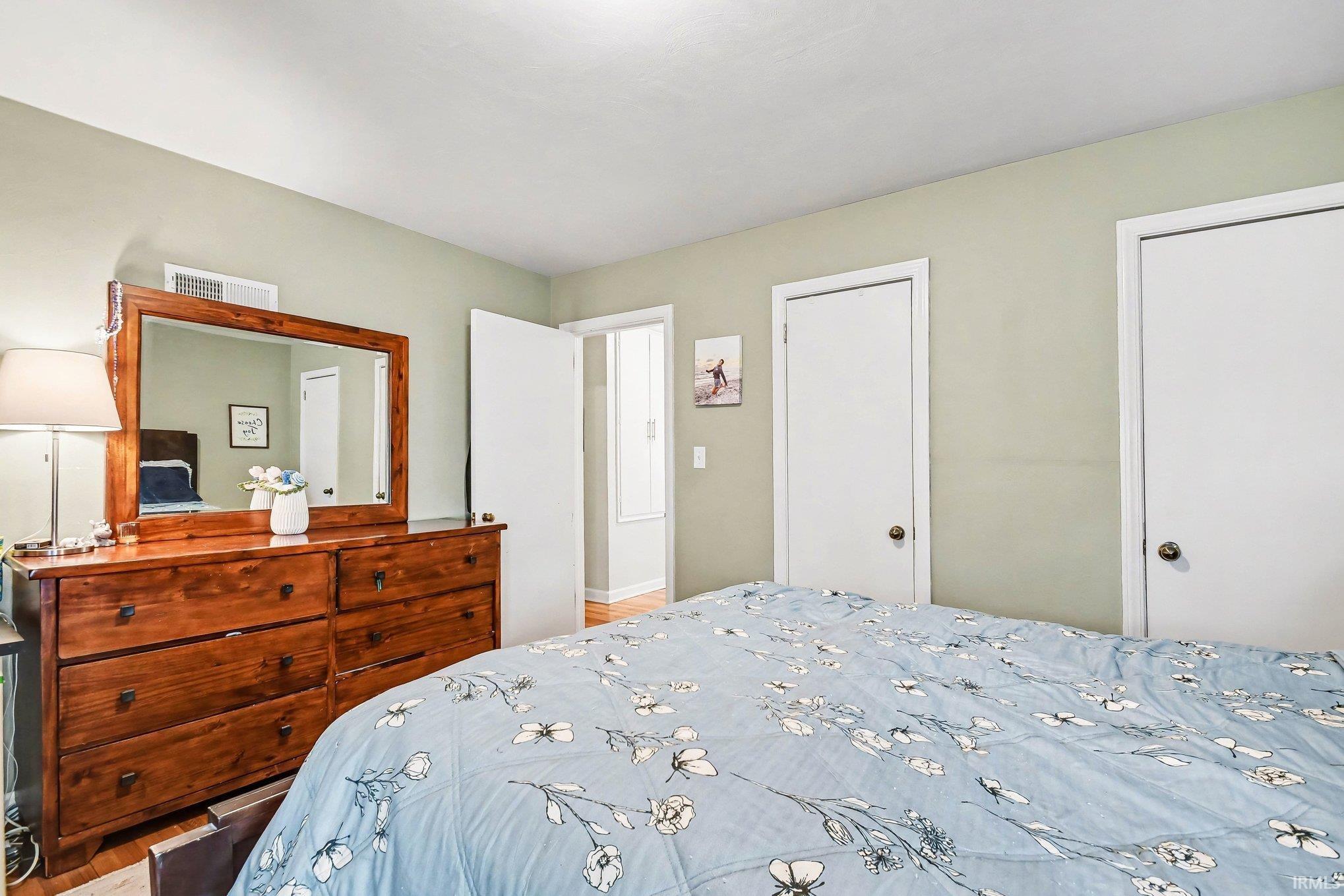 1605 E Madison Street South Bend IN 46617