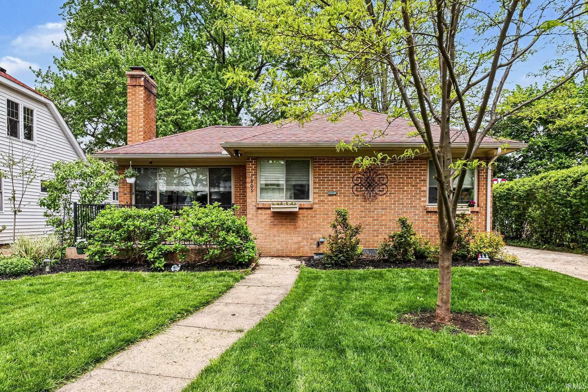 1605 E Madison Street South Bend IN 46617