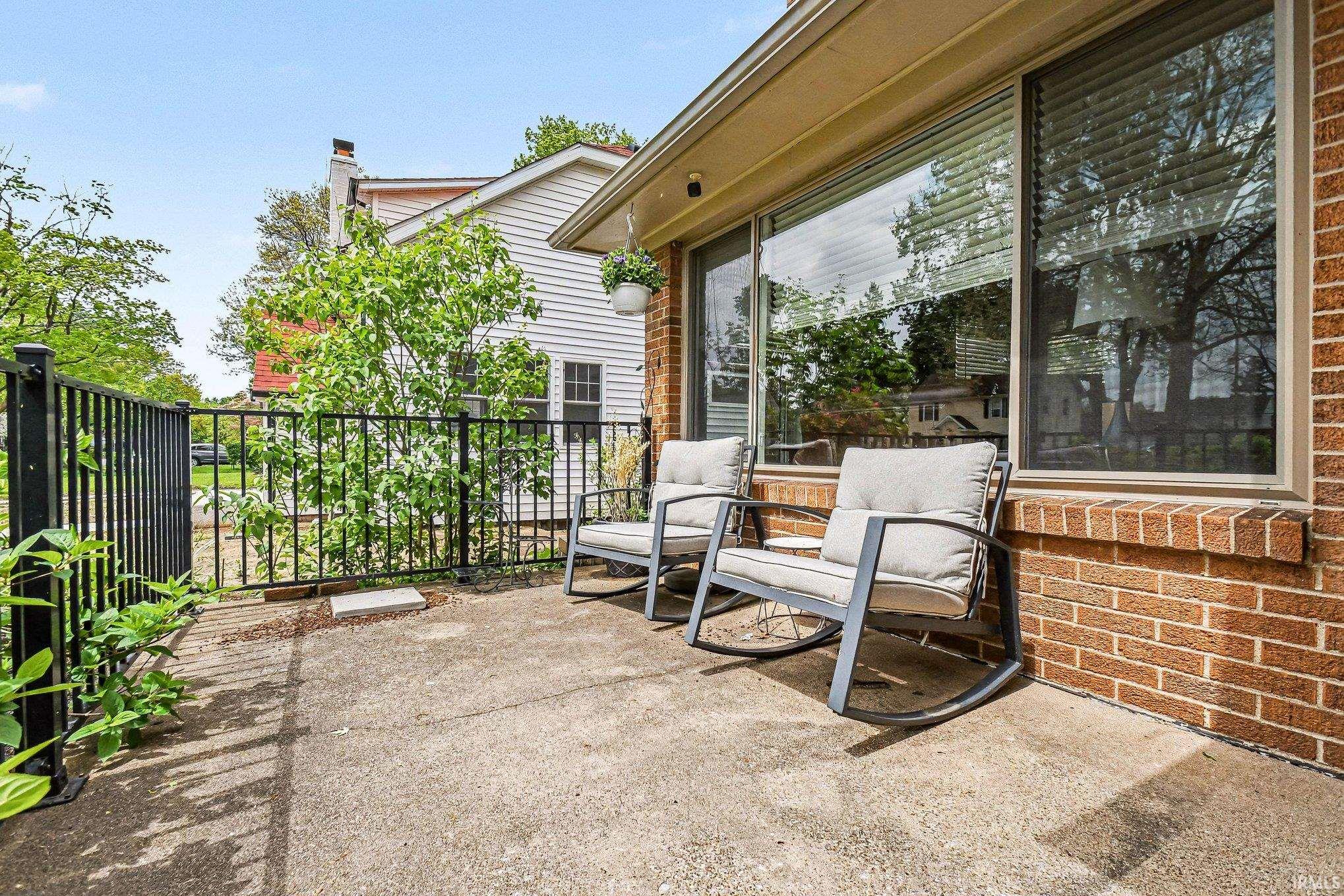 1605 E Madison Street South Bend IN 46617