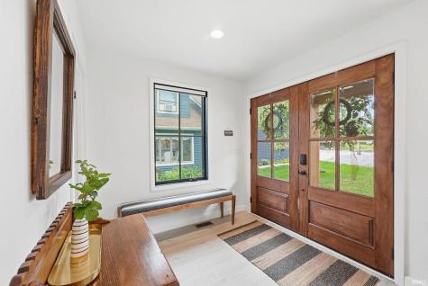519 E Lake View Road Syracuse IN 46567