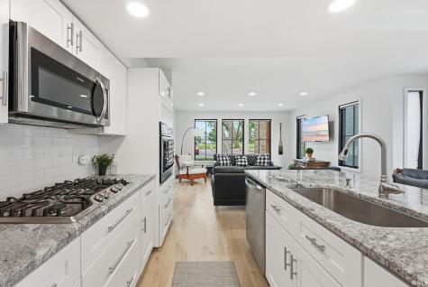 519 E Lake View Road Syracuse IN 46567