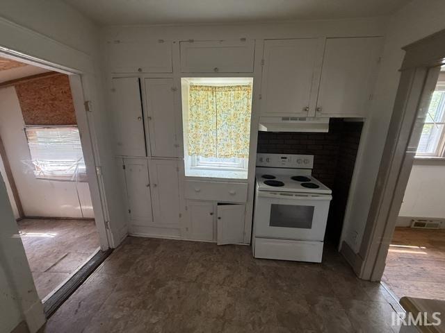 1922 Leer Street South Bend IN 46613