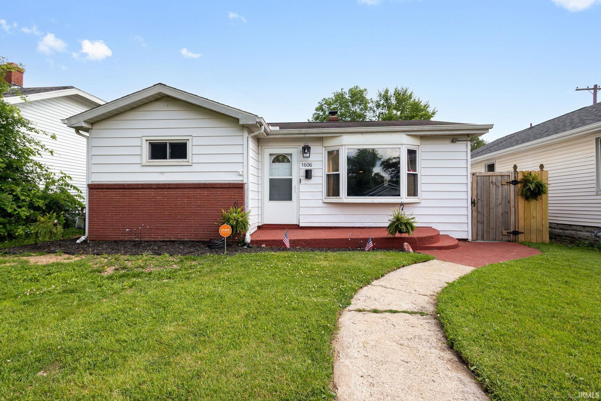1606 E Fox Street South Bend IN 46613